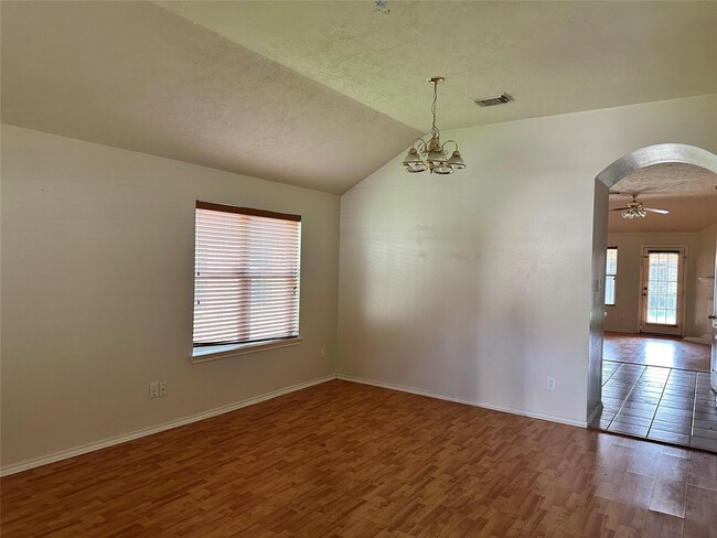 Photo - 4527 Estate Dr