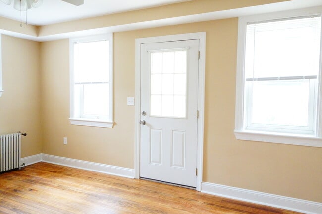 Photo - 8206 Greenwood Ave Unidad 1