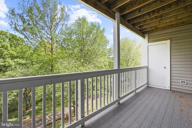 Photo - 2844 Yarling Ct