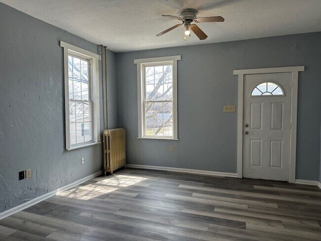 Photo - Eastern York School District 2 Bedroom 2 B... Unit 1