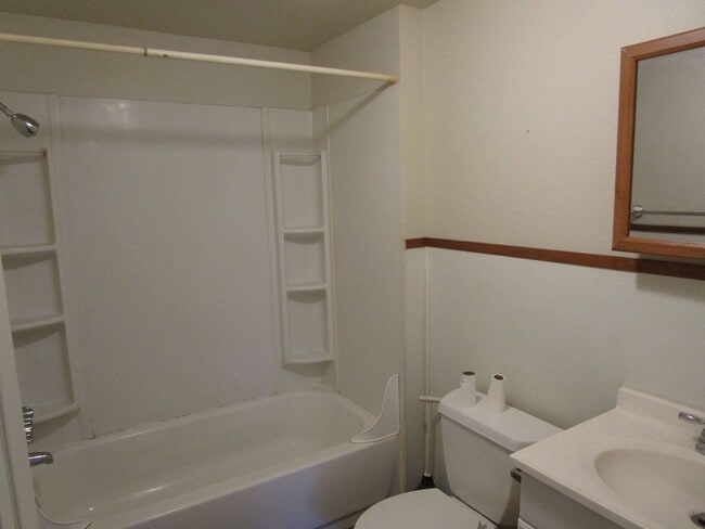 Photo - *PRICE REDUCED* 2 Bedroom Home with Large ...