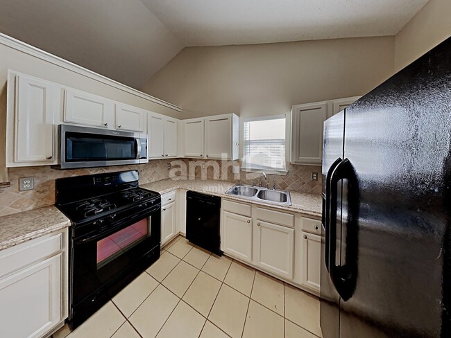 Photo - 3276 Peach Ct NW