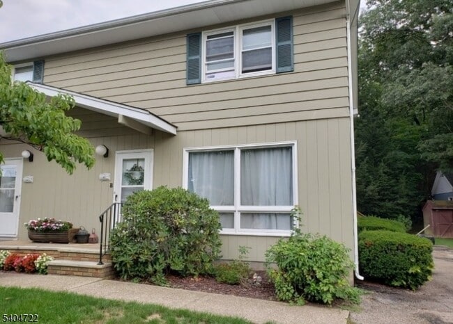 Photo - 19 Grove St Unit B