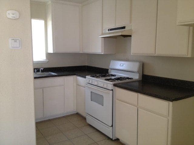 Photo - One Bedroom Unit In 4 Plex Ready To Go!!!