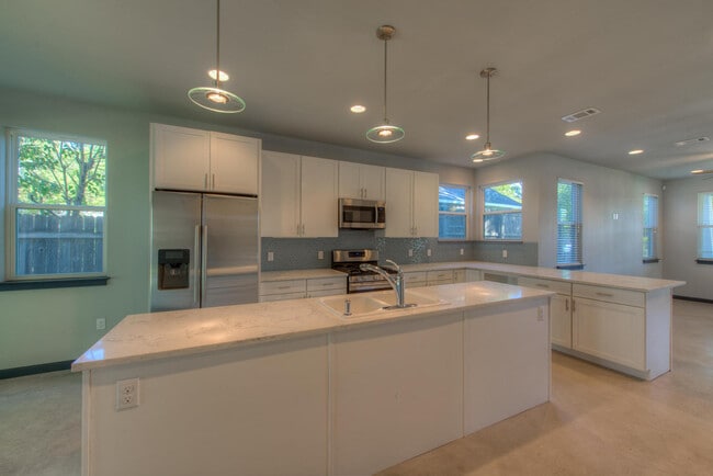 3704 Harmon Ave Unit A