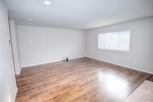 Photo - 6923 Sweetgum Ave NE