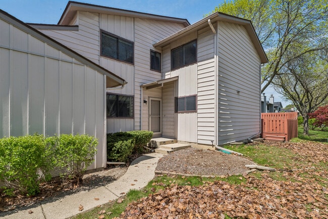 Building Photo - 130 Windsor Dr
