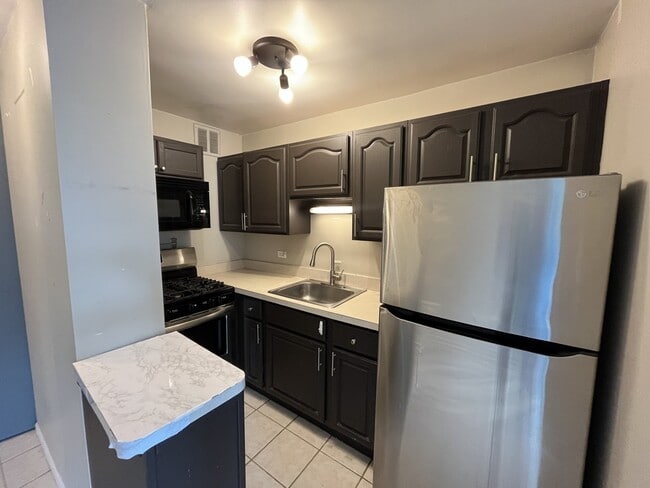 Photo - 1 E Scott St Unit 1602