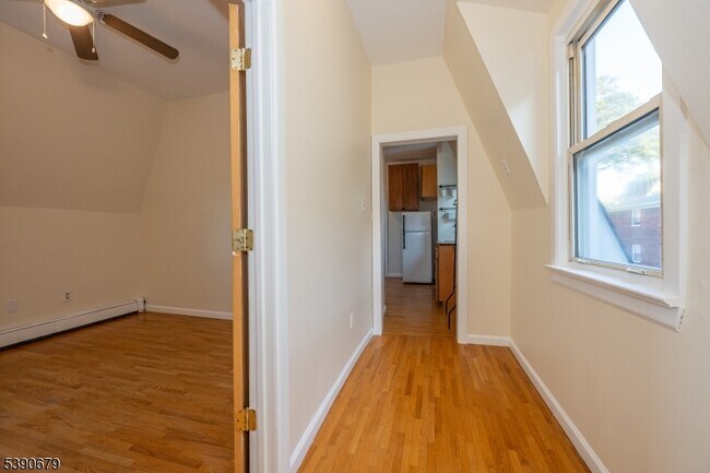 Photo - 120 Bloomfield Ave Unit 2