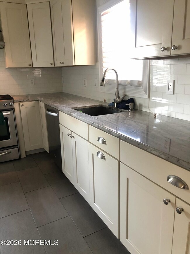 Building Photo - 1004 Van Ct Ave