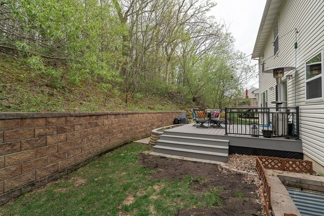 Photo - Spacious Home With Finished Basement And 3 Car Garage
