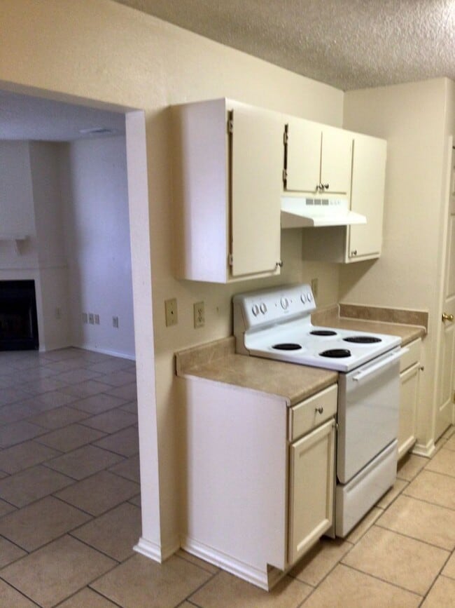 Photo - 2647 Amanda Dr Unidad C