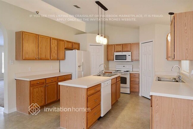 Photo - 420 NW Byron St