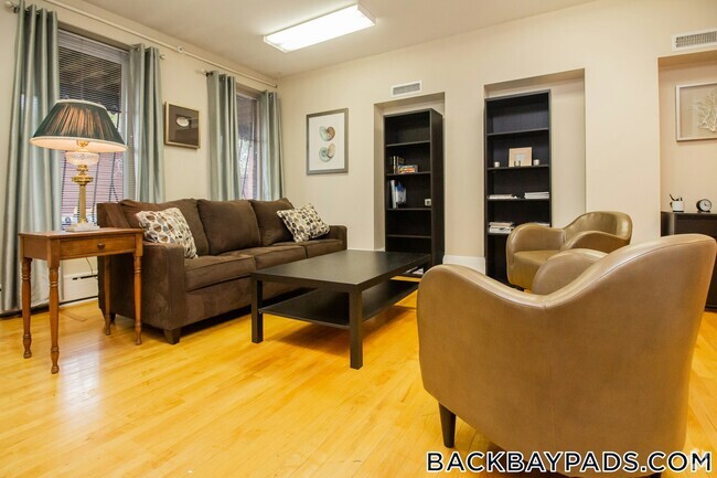 Building Photo - 290 Beacon St Unit 3 Rental