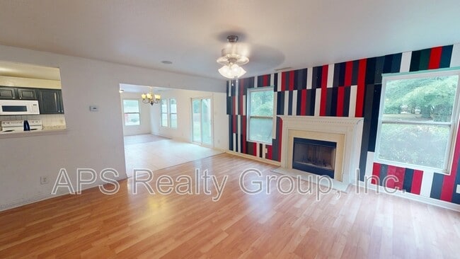 Photo - 4209 Oak Pointe Dr