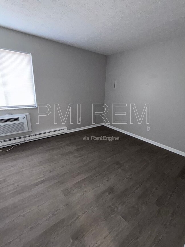 Photo - 2046 W Market St