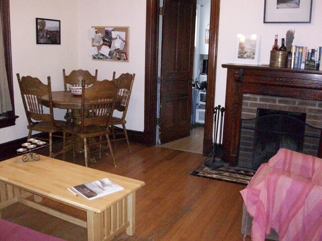 Living Room - 522 N Division St Unit #1