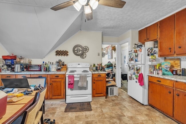 Photo - 298 S Main St