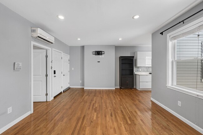 Photo - 353 Sumner St Unit 1A