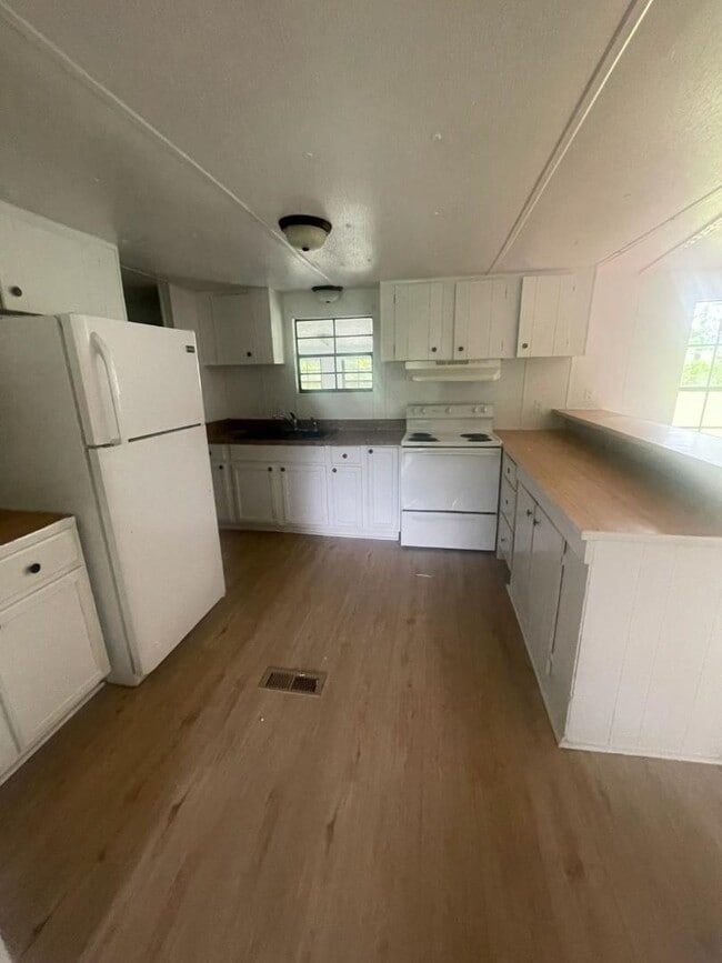 Photo - 255 Woodville Heights Cir