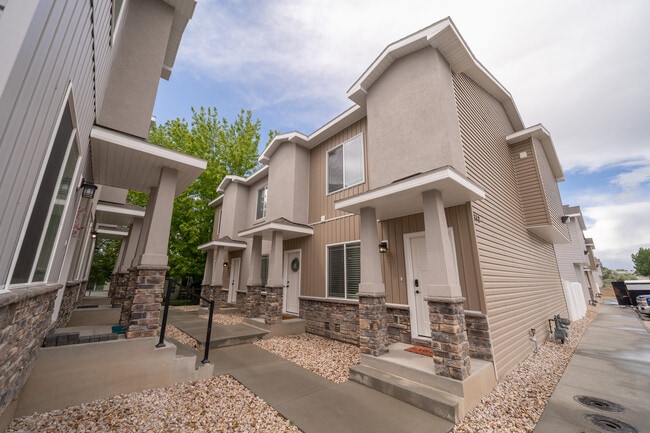 Saturn Townhomes - Saturn Townhomes