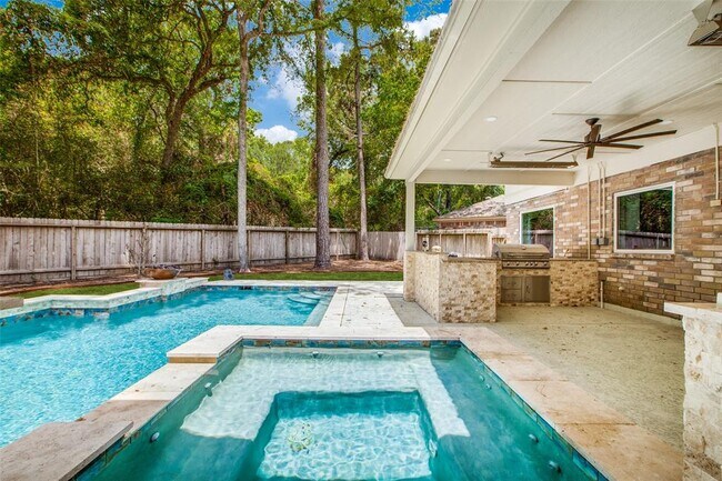 Photo - 39 Thorn Berry Pl