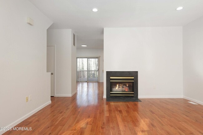 Photo - 154 Yarmouth Ct