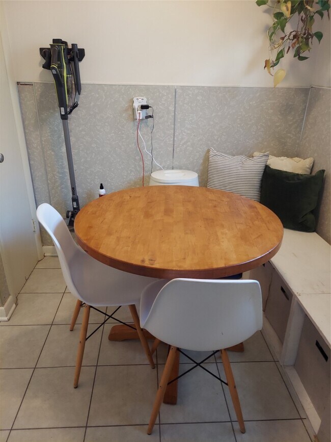 Photo - 2821 Eastgrove Ln Unidad A