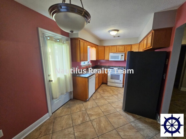 Photo - 116 Christie Ln