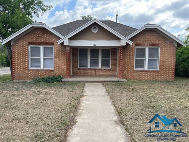 Building Photo - For Rent - 2 Bed/ 1 Bath Home