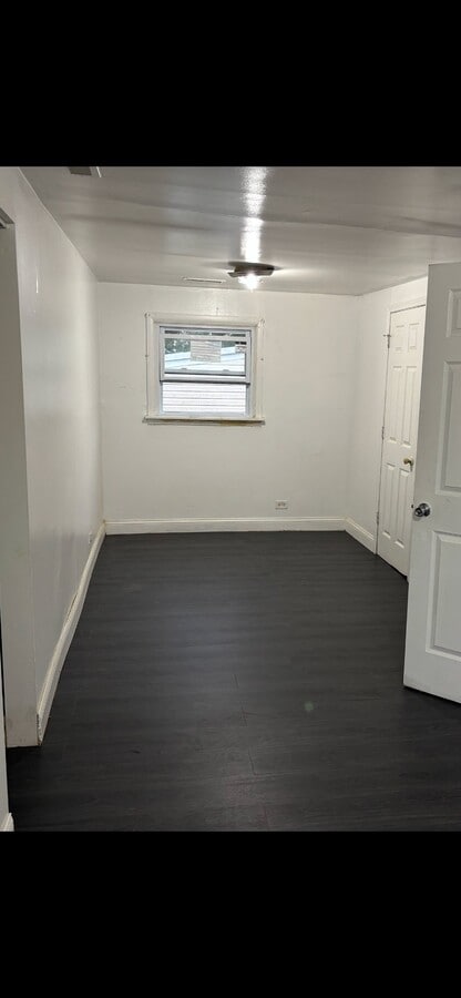 Photo - 527 Engle St
