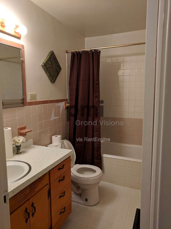 Photo - 2284 E Clay St