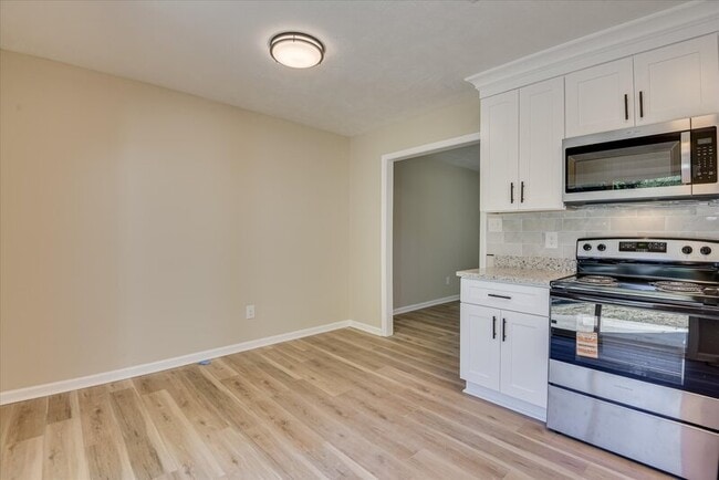 Photo - 2325 Travis Rd