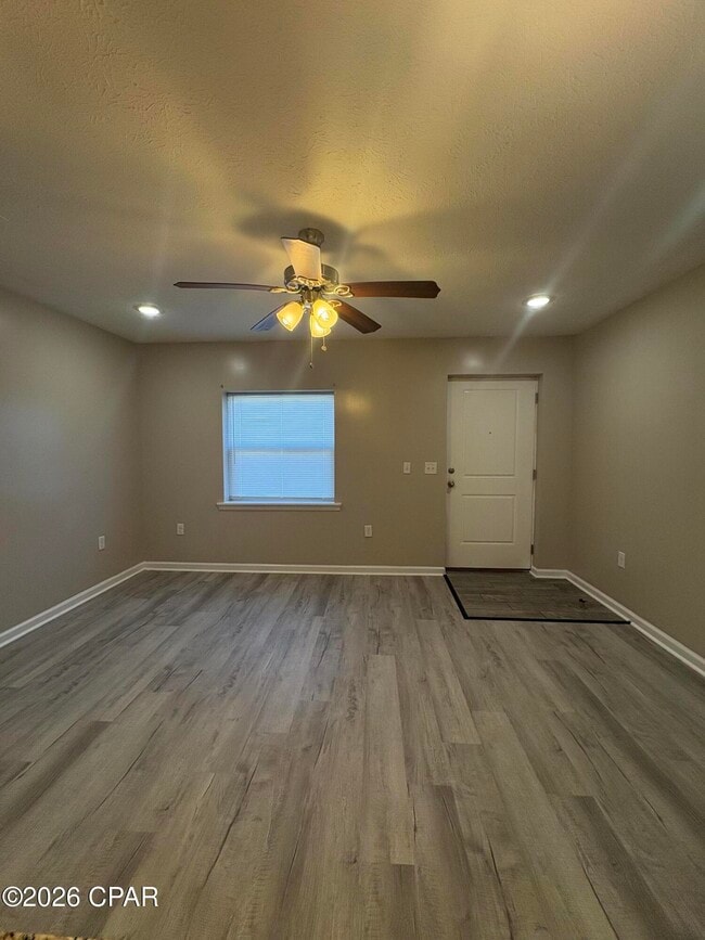 Photo - 816 E 25th St