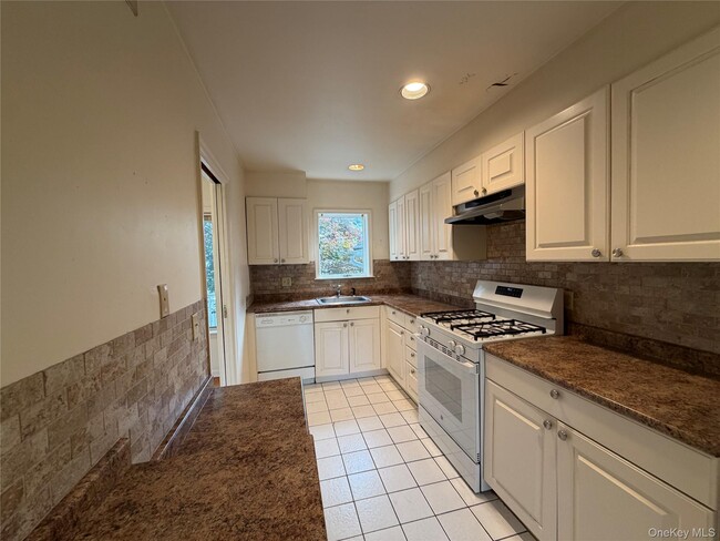 Photo - 6 Cornell Pl