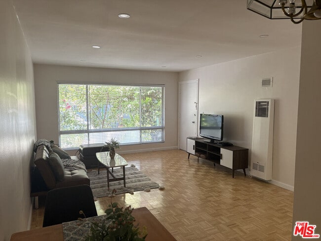 Building Photo - 828 Lincoln Blvd Unit 1 Rental