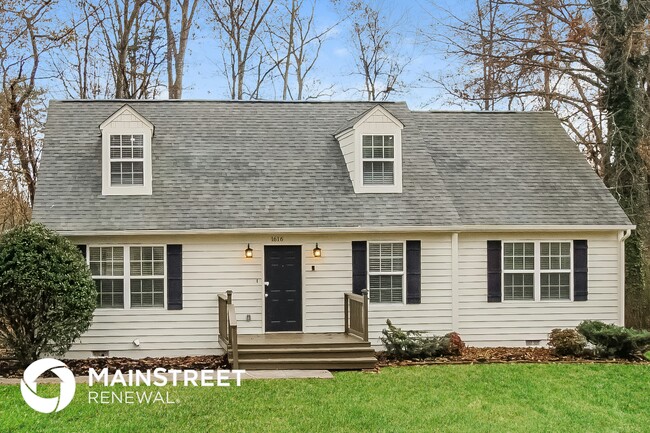 Building Photo - 1616 Summerhill Dr