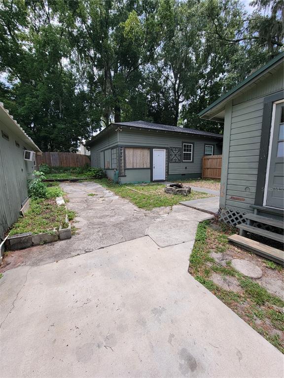 Building Photo - 219 NE Tuscawilla Ave Rental