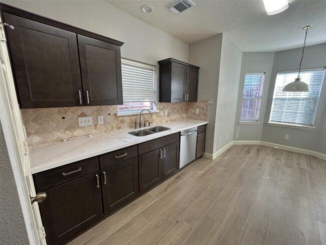 Building Photo - 12215 Meadow Ln Ct Rental