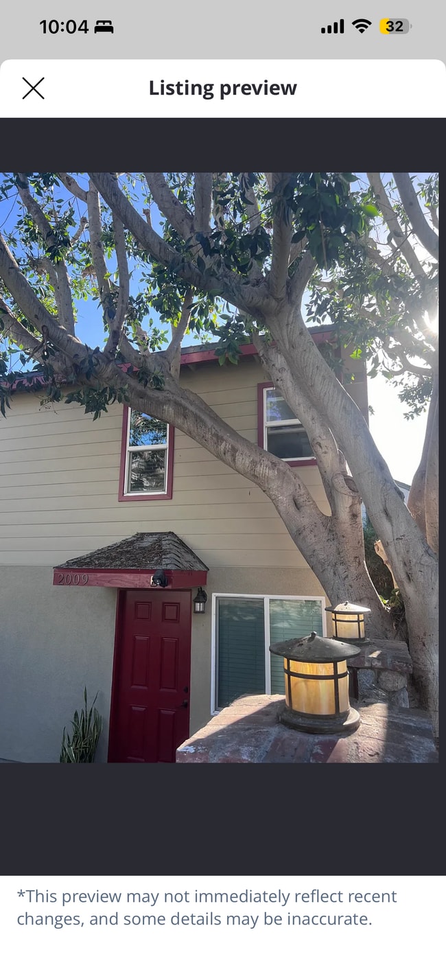 Building Photo - 2009 Glenneyre St