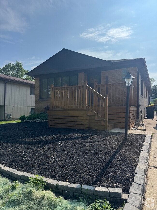 Building Photo - 307 Maple Ave Rental
