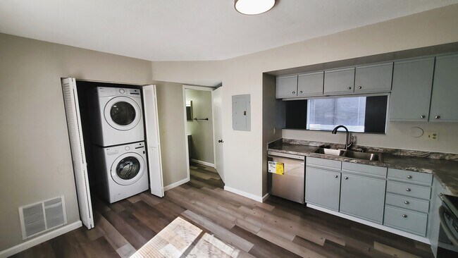 Kitchen & Laundry - Boyson Row Townhomes