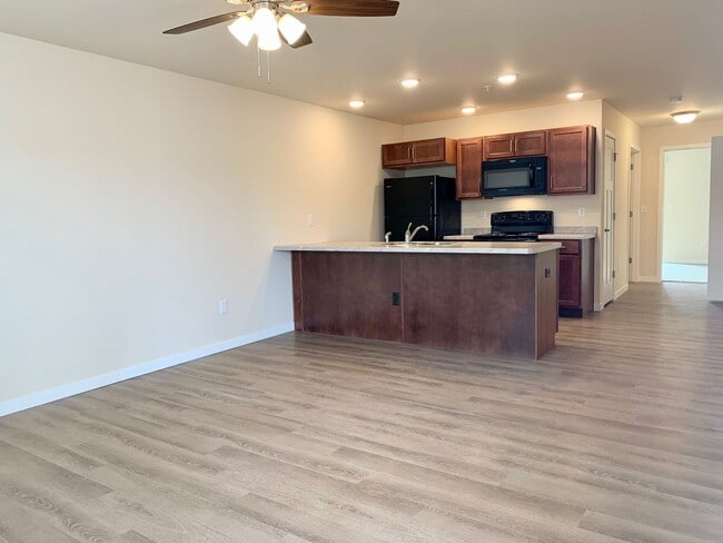 SCS Fox Point Apartment Community