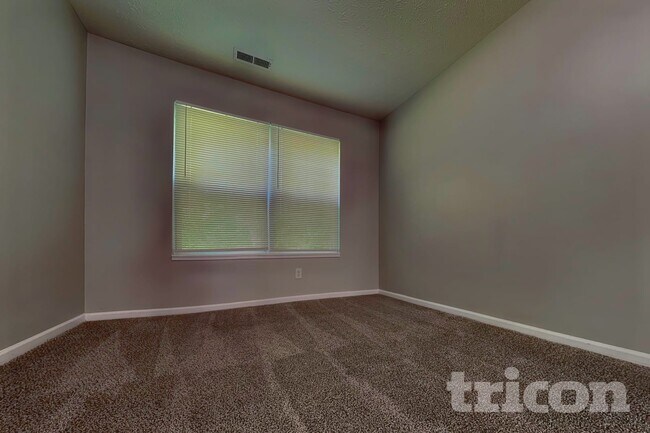 1426 Auburn Dr
