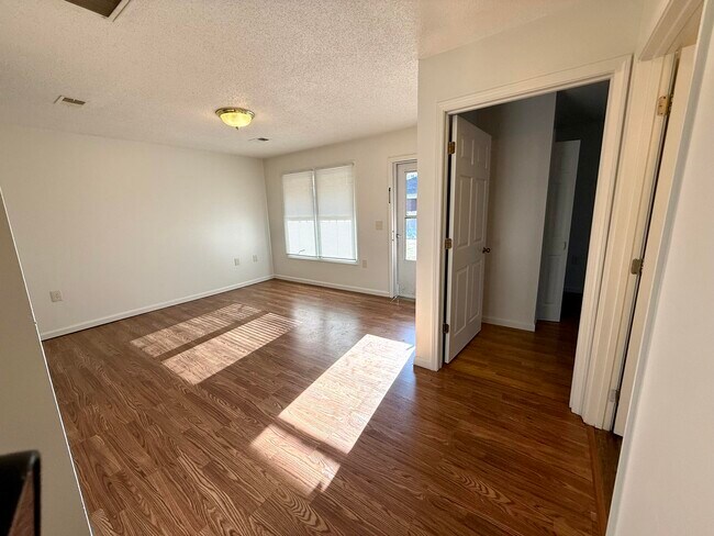 Photo - 33 Driftwood Cir