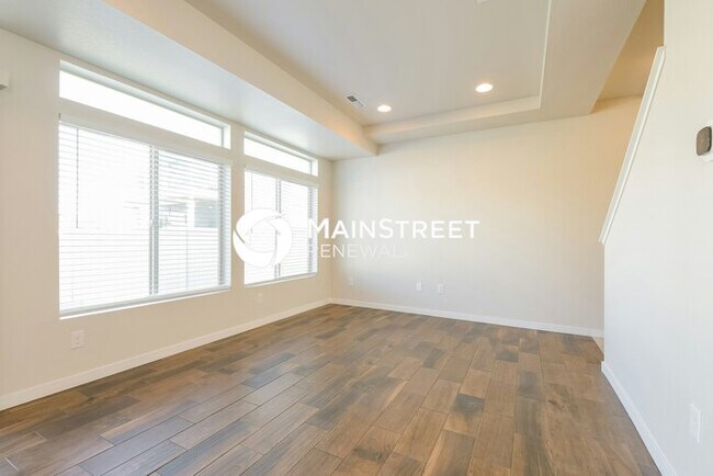 Photo - 3 Bedroom Pet-Friendly Home in Denver, CO with Main Street Renewal