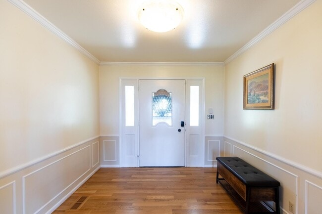 Photo - 531 Edgehill Dr