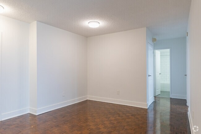 3 chambres, 1 salle de bain - 96 m² - Salle à manger - 145 & 147 Wellington St.