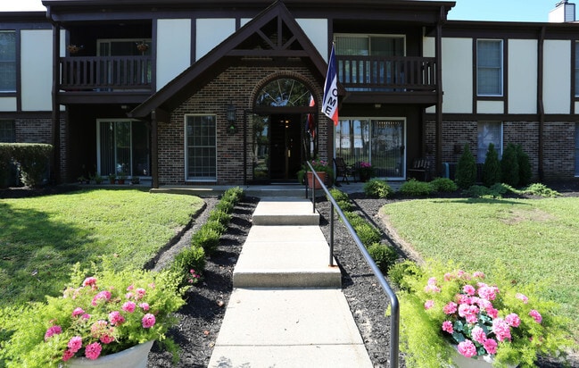 Oficina de arrendamiento - Oakmont Apartments