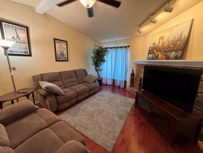 Photo - Fully Furnished 3 bedroom, close to everything! Flexible terms, easy application process!
